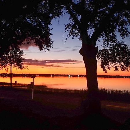 Pet-Friendly Auburndale House With Lake Views! 외부 사진