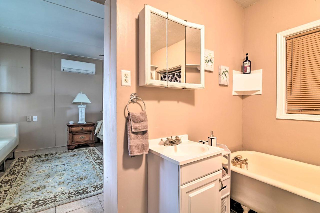Pet-Friendly Auburndale House With Lake Views! 외부 사진