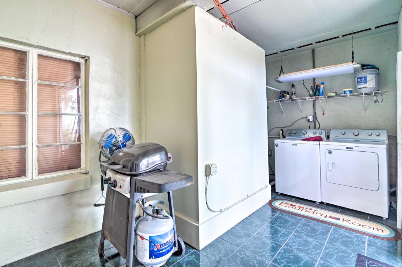 Pet-Friendly Auburndale House With Lake Views! 외부 사진