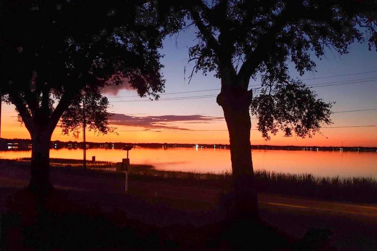 Pet-Friendly Auburndale House With Lake Views! 외부 사진